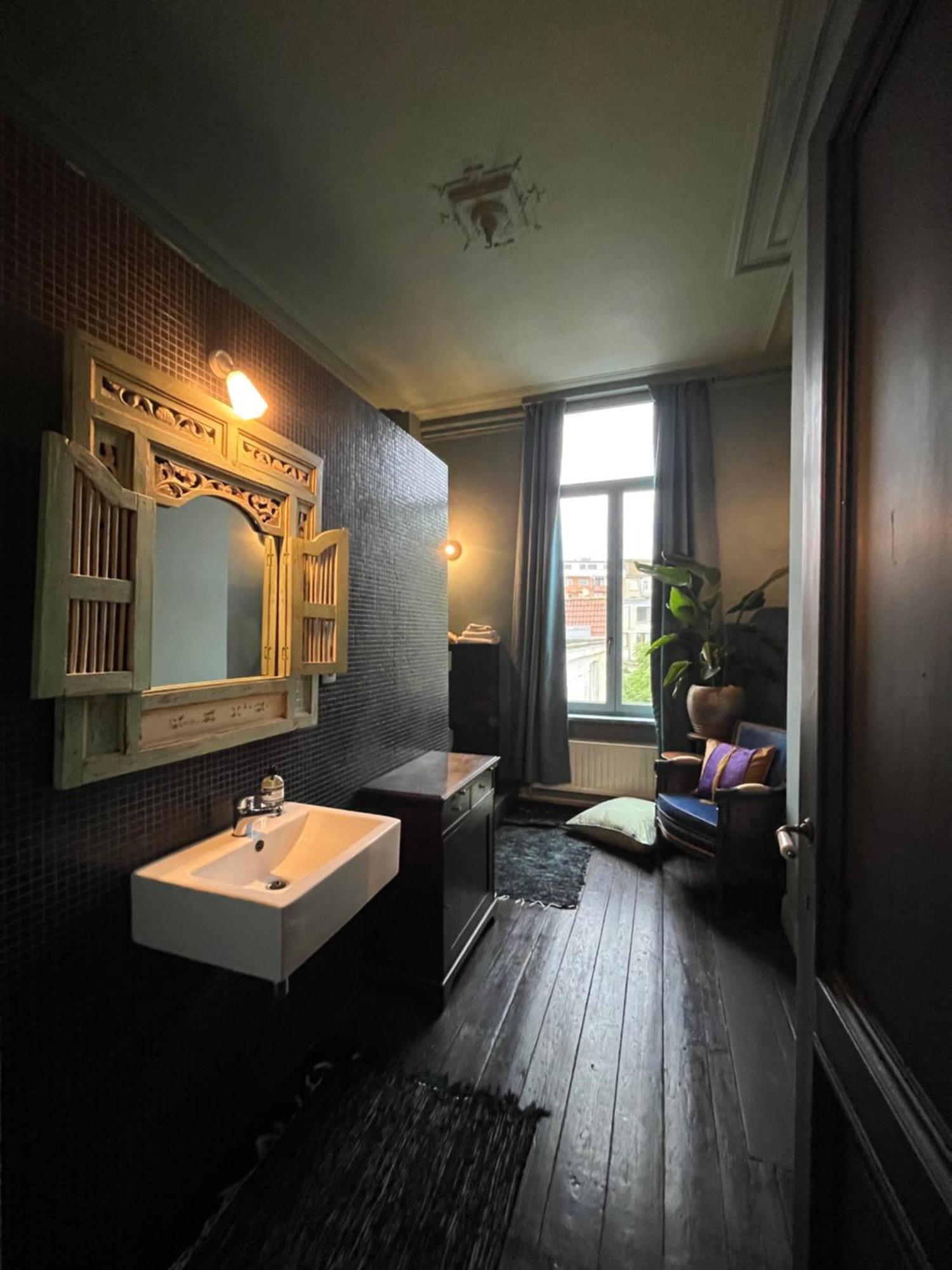 Guesthouse Nights By Morpheus Antwerpen Eksteriør billede